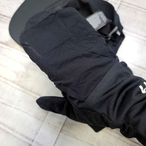 zero cap running hat and weather gloves by On - Picture 7 of 10